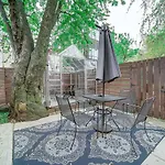 Artsy Hidden Gem - Free Parking